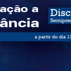 Imagem: imagem com fundo azul e frase em negrito branco com o texto "Educação a Distância a partir do dia 13 de setembro"