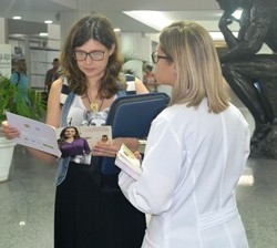 Acadêmicas realizaram ação de panfletagem sobre semana Mundial da Amamentação