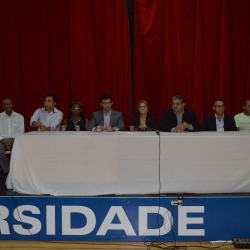 Composição de mesa durante a abertura da Capacitação de Professores de Educação Física