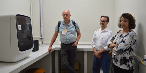 Visita aos laboratórios da Universidade Ceuma