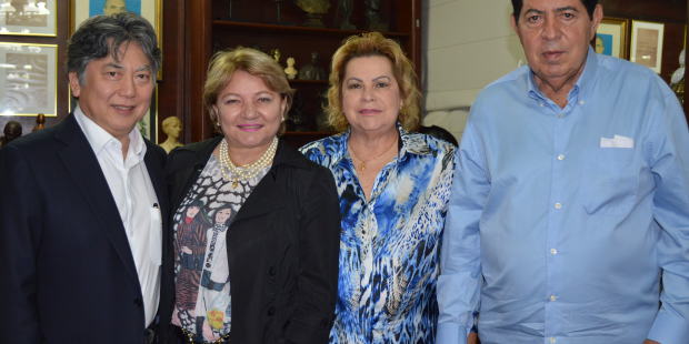 Dr. Emerson Honda, Dra. Jolice Benitha Honda, Sra. Ana Lúcia Chaves Fecury e o Dr. Mauro de Alencar Fecury.