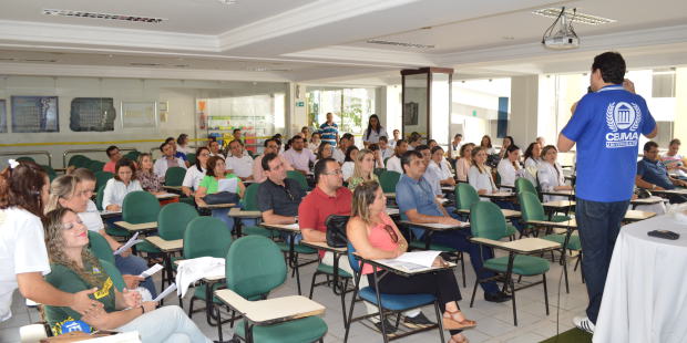 Os chefes de sala receberam treinamento antes do início da prova.