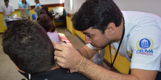 Fonoudiólogos da Universidade fizeram a inspeção auricular.