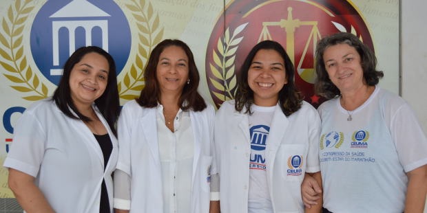 Psicólogas a Universidade se fizeram presentes para apoiar os  futuros alunos.