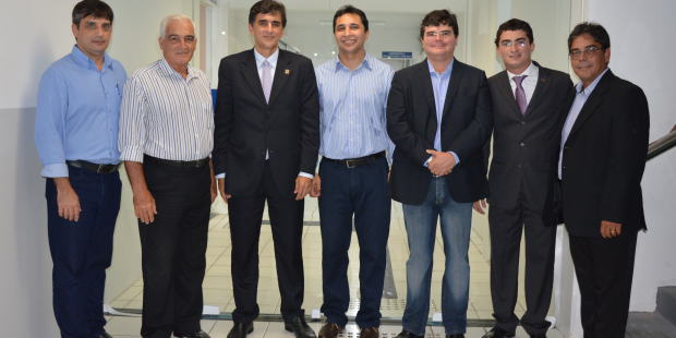 O reitor, diretores  do Grupo Ceuma e gestores de campi compareceram à inauguração.