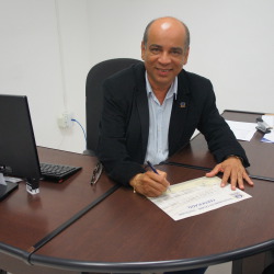 Prof. Sylvio Rogério Araújo Santos, egresso da primeira turma do curso de Ciências Contábeis, campus Renascença, é gestor do campus Imperatriz.